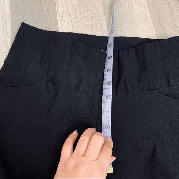 Suzy Shier Black Capri Pants 🍋 - Picture 7 of 8